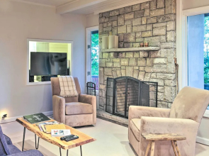 Highlands Home w/ Fireplace, Views, & Trails!