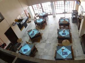 Gaurav Hotel