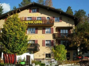 Backpacker Deluxe Hotel Capricorn