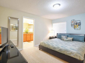 Five Bedrooms TownHome with Pool 4849