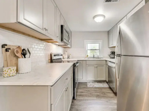 Walk to Dtwn Branson: Pet-friendly Home!