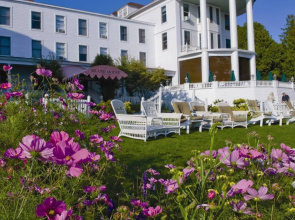 Island House Hotel