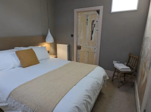 Spacious Penthouse Apartment in Merthyr Tydfil