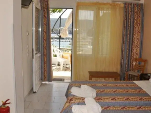 Molos Beach Apartments