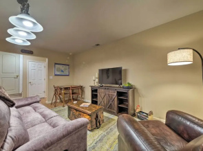 Beautiful Wooded Escape, Half-mi to Pine Mtn Lake!
