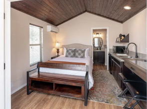 Cava Robles RV Resort