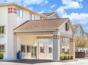 Super 8 West Middlesex/Sharon Area