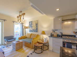 VESTA - Luxury APT - 2BR - Veranda