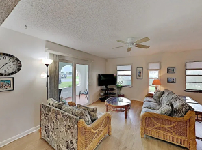 3br/2ba Seaside - 600 Feet From The Beach - Sleeps 6 3 Bedroom Home