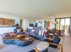 Sunny Vacation Condo 5