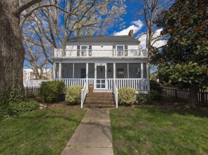 23rd Street White House 4 Bedrooms 2 Bathrooms Home
