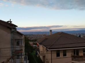Snug Apartment at foot of mountain