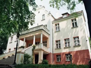 Pałac w Witosławiu ośrodek apifitoterapii "APIHERBA"