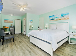Hollywood Beachside Boutique Suites