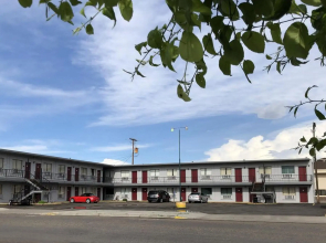Capital O Budget Inn Ontario I-84