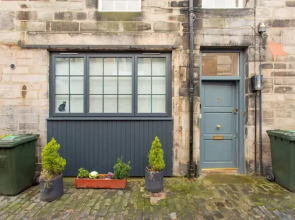 ALTIDO Spacious 3BR Mews House behind Calton Hill