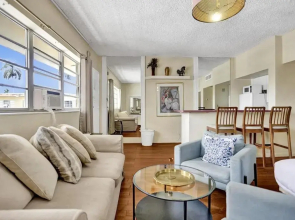 1BR1BATH GORGEOUS HALLANDALE BEACH with POOL and FREE PARKING