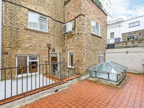 Queensgate Court