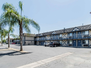 Motel 6 Kingsburg, CA