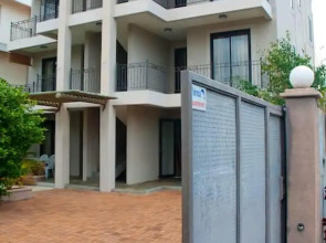 Apartment With 2 Bedrooms In Mon Choisy Grand Baie With Shared Pool Terrace And Wifi