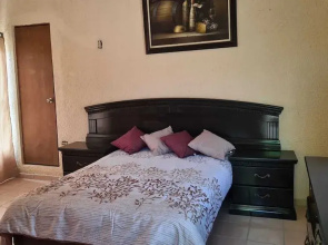Room in Guest Room - Padrino's Hostal La Paz Full House