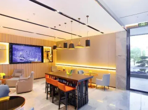 Echarm Hotel (Hechi Yizhou Municipal Center Plaza)