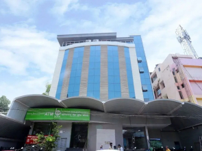 Capital O 30984 The South Gate