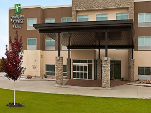 Holiday Inn Express & Suites Beaver Dam by IHG