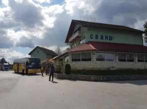 Motel Restoran Grand