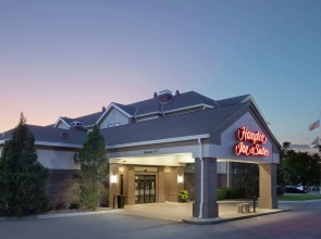 Hampton Inn & Suites Kansas City-Merriam