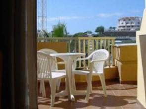 Playaolid Suites & Apartments