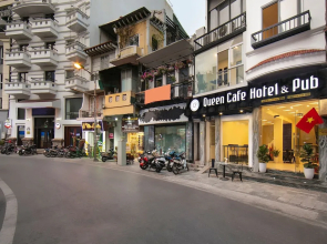 Queen Cafe Hotel & Pub