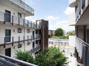 Stylish 2BR flat with balcony, near King’s Cross!