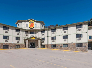 Super 8 By Wyndham Hill City/Mt Rushmore/ Area