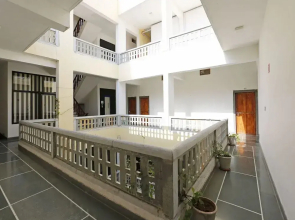 Chandra Prakash Hotel