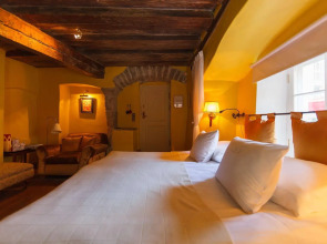 The Three Sisters Hotel