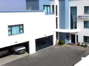 Boathouse Seaview Suites Guest House