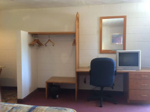 Shady Rest Motel