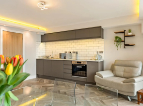 Pleasant View - Direct Beach Access Sea Views and Parking