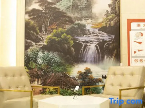 Xinyue Chain Hotel (Pingliang No. 1 High School)