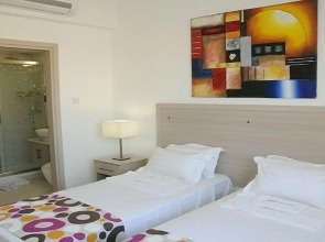 Frixos Suites Hotel Apartments