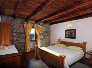 Picturesque Mansion in Kozljak