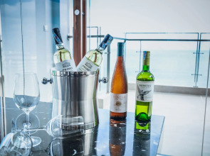 Maple Hotel & Apartment