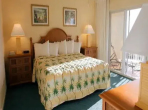 The Charter Club Of Marco Beach