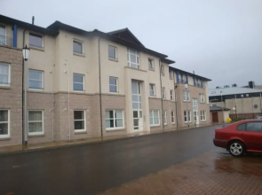 Riverside Gardens Apartment