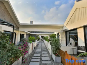 Huayujian Homestay (Leshan Railway Station)