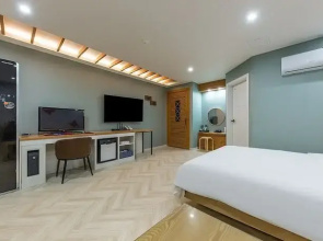 Cheonan Tokyo Hotel
