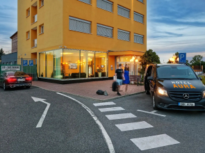 Hotel Aura Design & Garden Pool