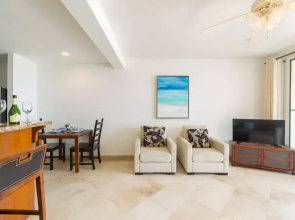 La Vista Azul Modern Condo Ocean Views