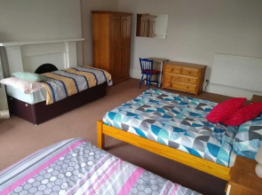 Lauriston Central Skylight Roomz